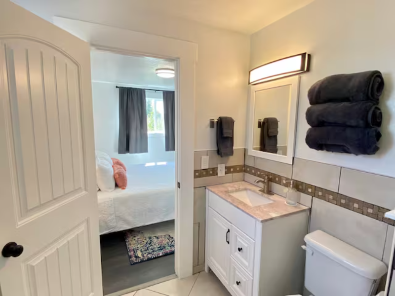 642 N Starcrest Dr ##W - Photo 6 of 46