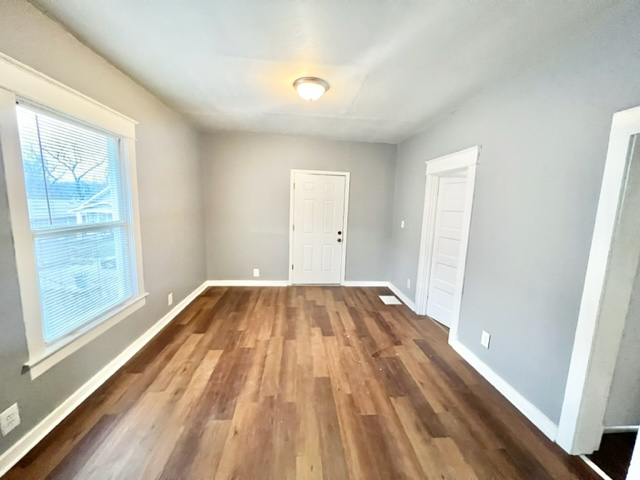 4529 S Benton Ave - Photo 3 of 8