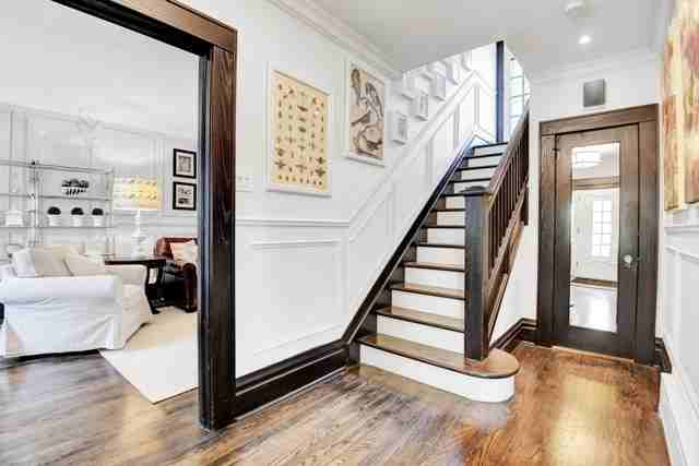 552 Queen Elizabeth Driveway - Photo 3 of 13