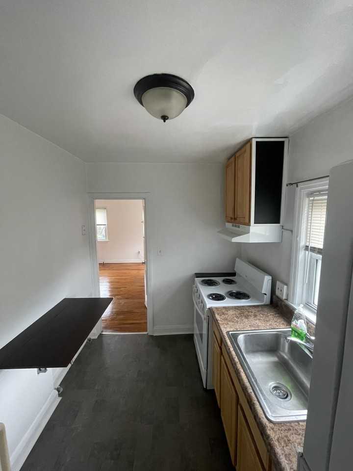 2907 Clearview Ave - Photo 7 of 17