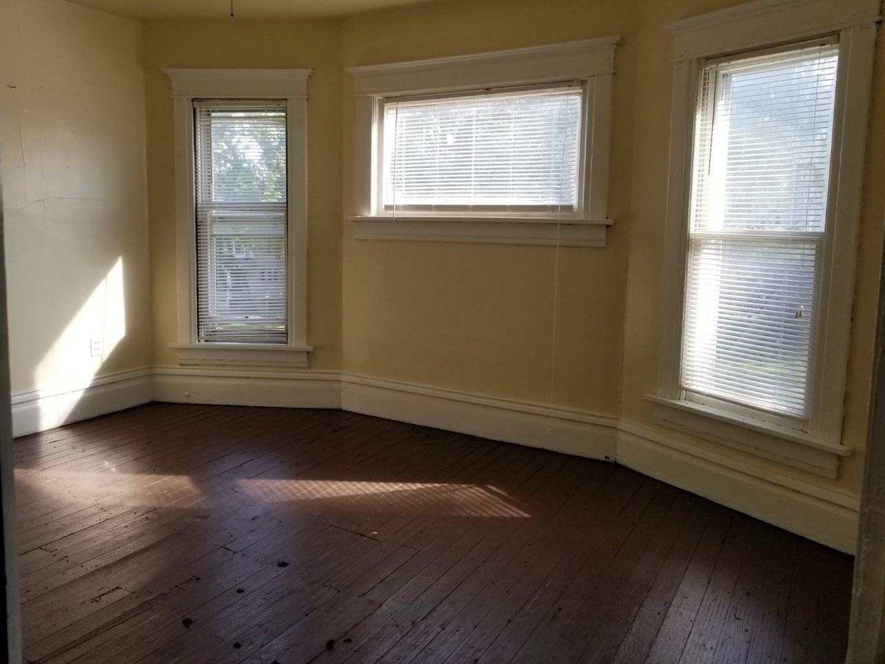 226 1/2 Leland Ave #1-2 - Photo 2 of 5