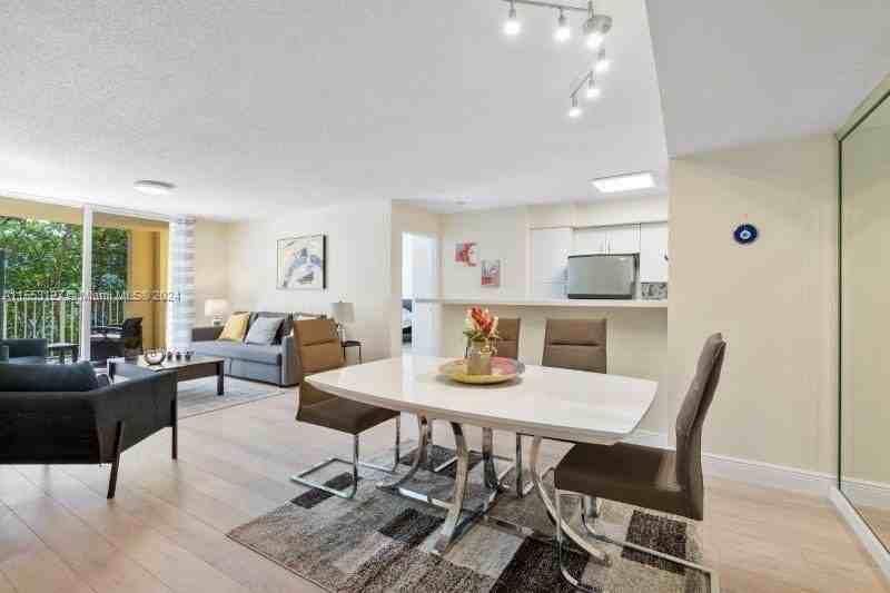 19999 E Country Club Dr #1206 - Photo 3 of 8