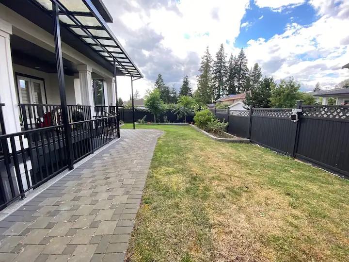 1389 Cornell Ave - Photo 7 of 9