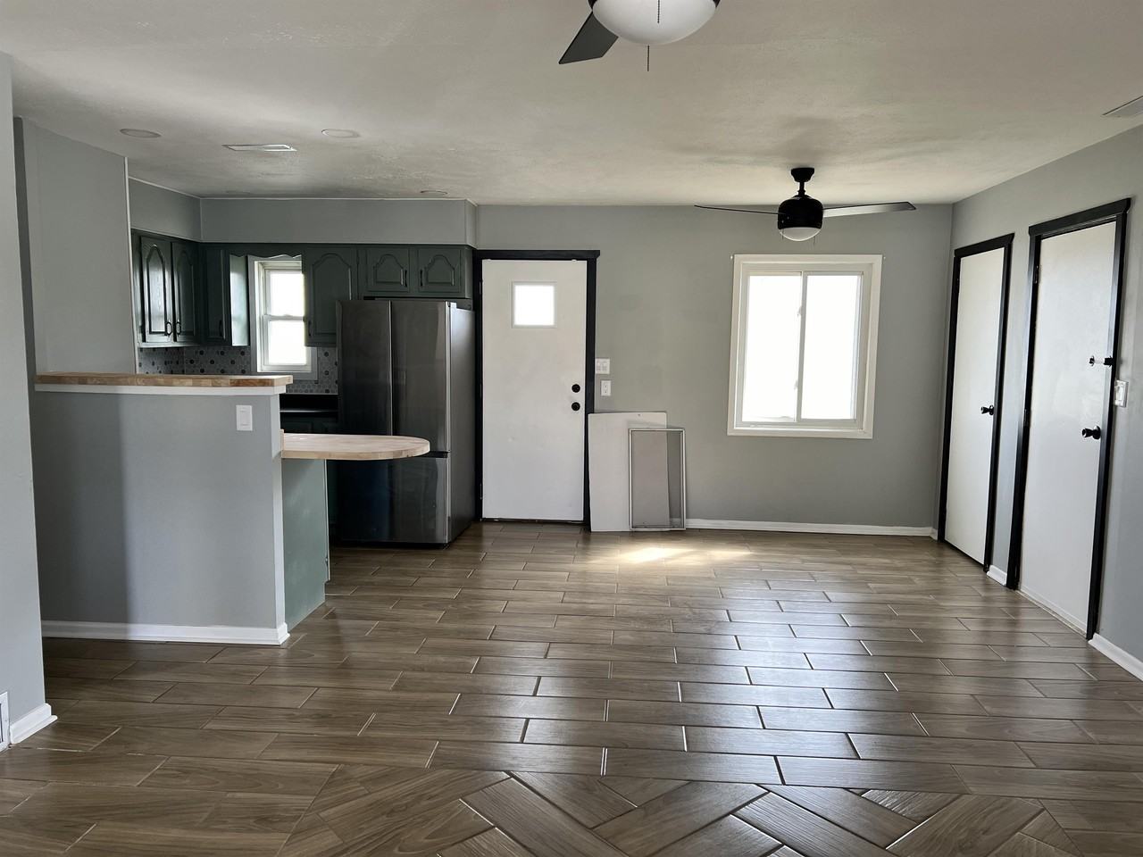 2826 N Locke St #1 - Photo 3 of 12