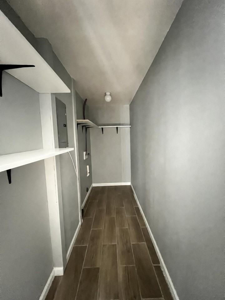 2826 N Locke St #1 - Photo 7 of 12