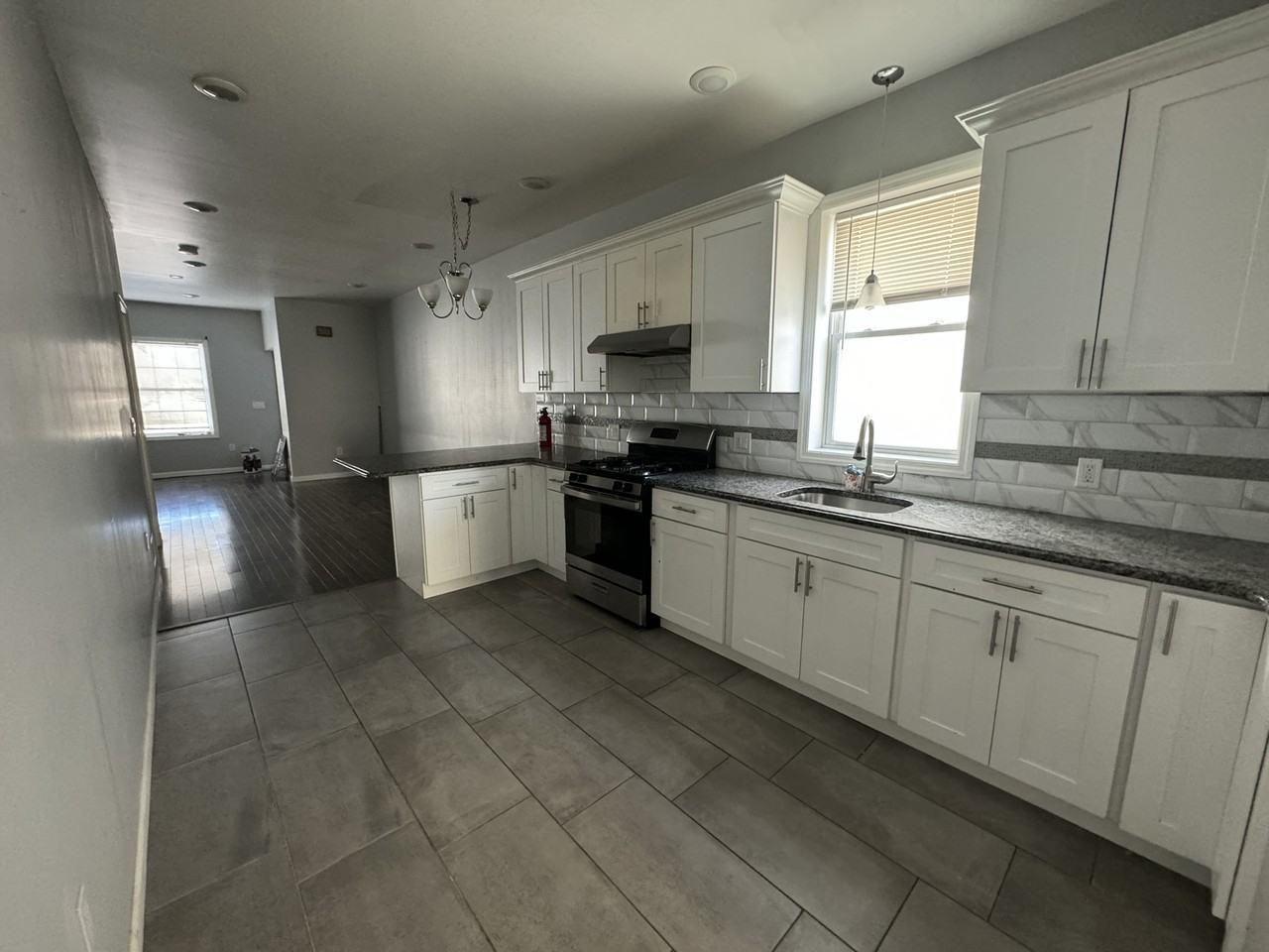 53 Center St - Photo 3 of 28