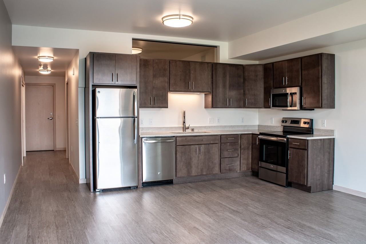 Lyric - Photo 7 of 50