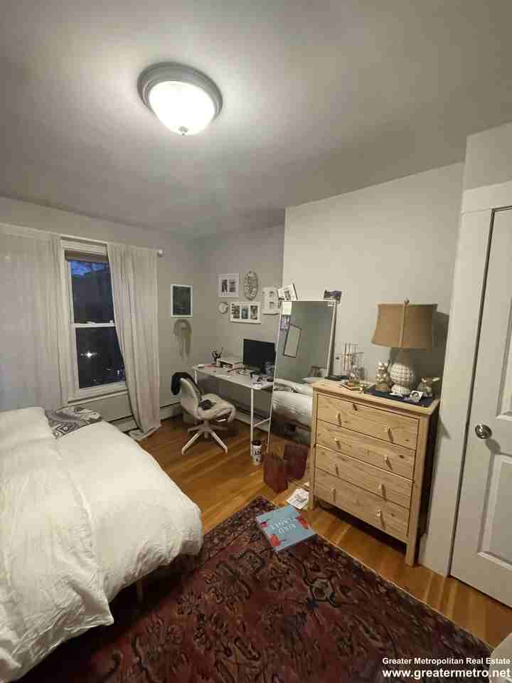 764 E 8th St #3 - Photo 6 of 8