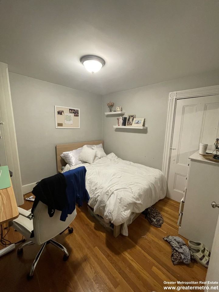 764 E 8th St #3 - Photo 7 of 8