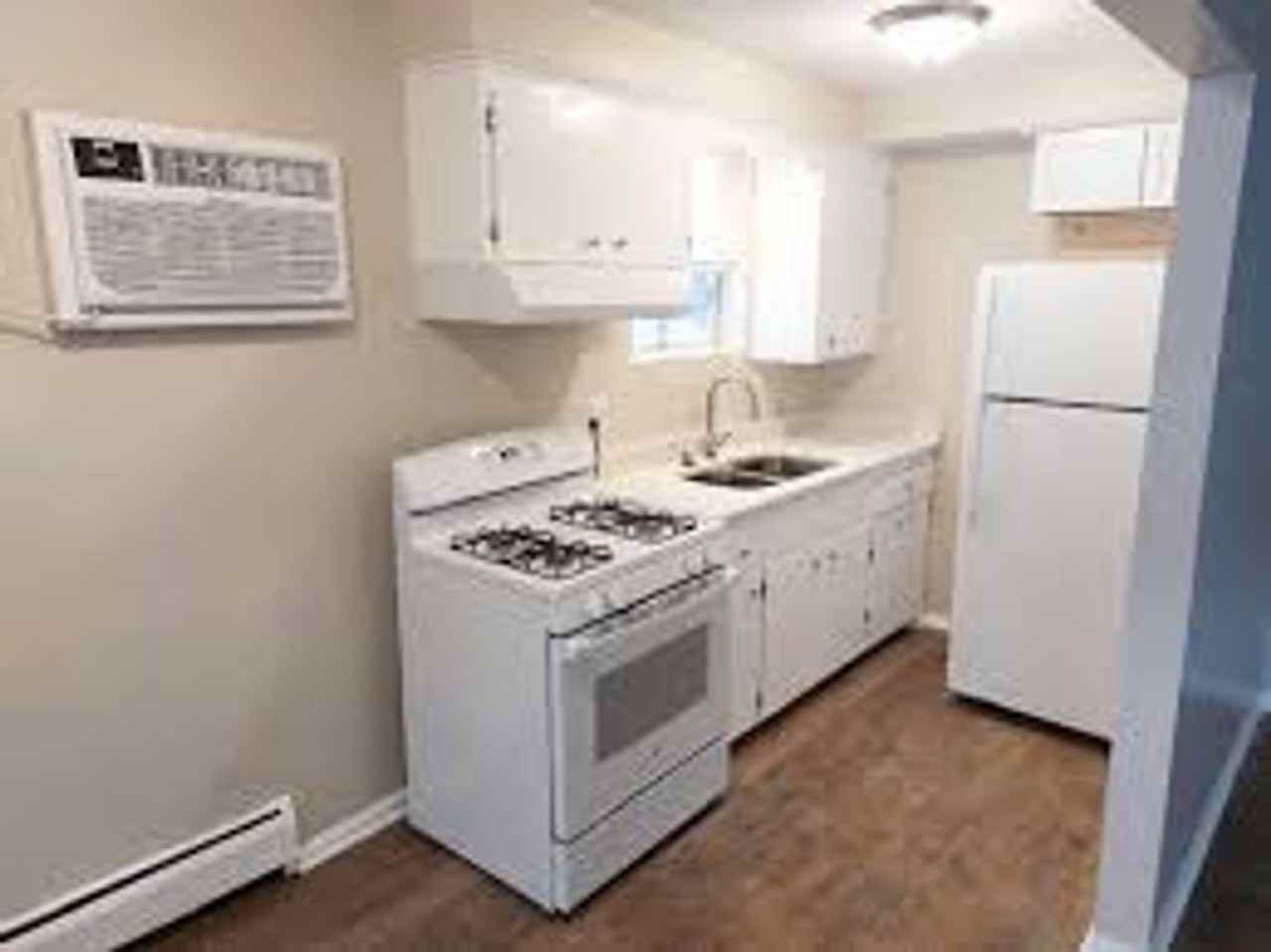 621 5th Ave SE - Photo 3 of 10