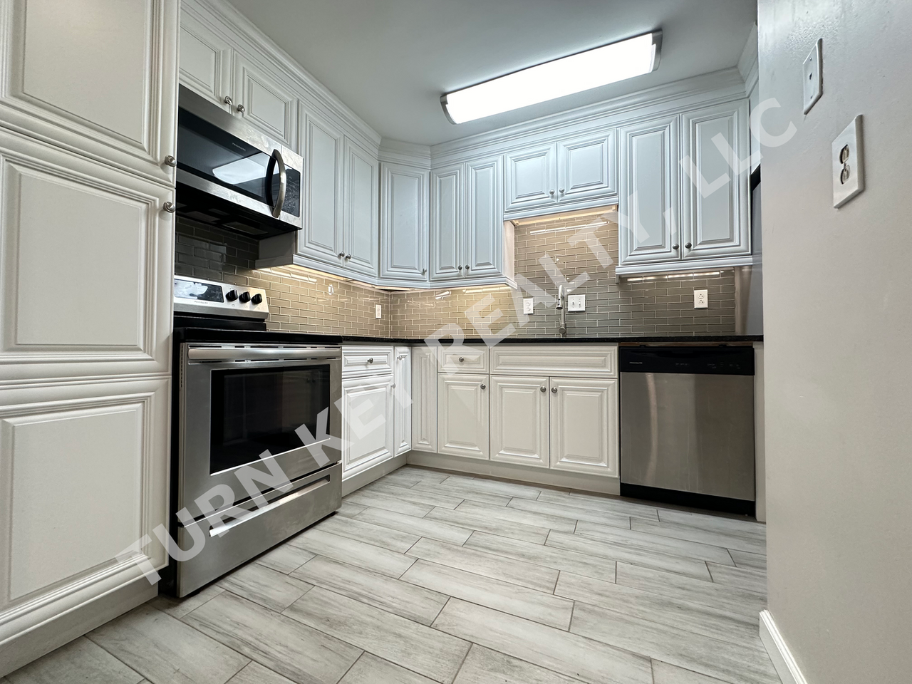 417 Skyview Drive - Photo 4 of 9