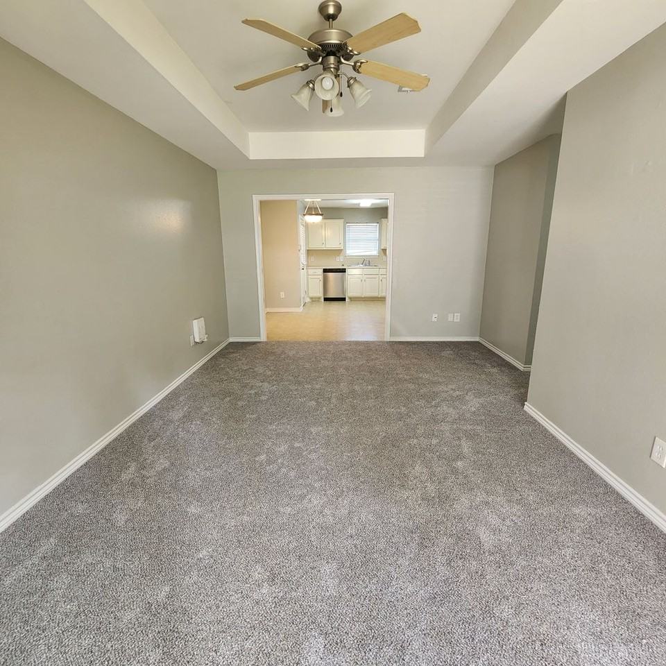 2435 S Fredonia St - Photo 2 of 10