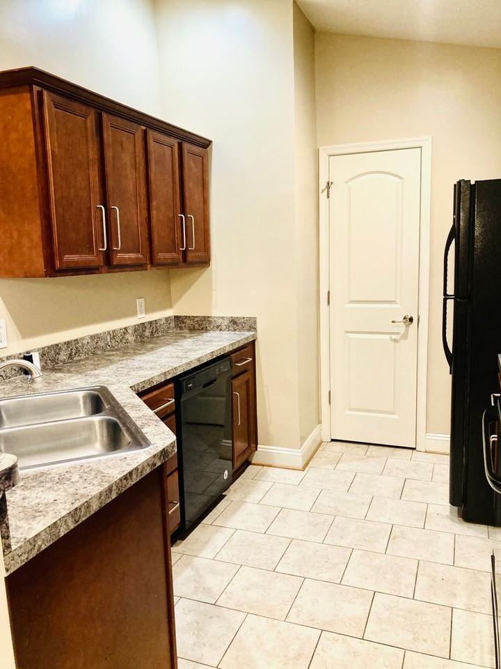 100 Capstone Dr - Photo 6 of 16