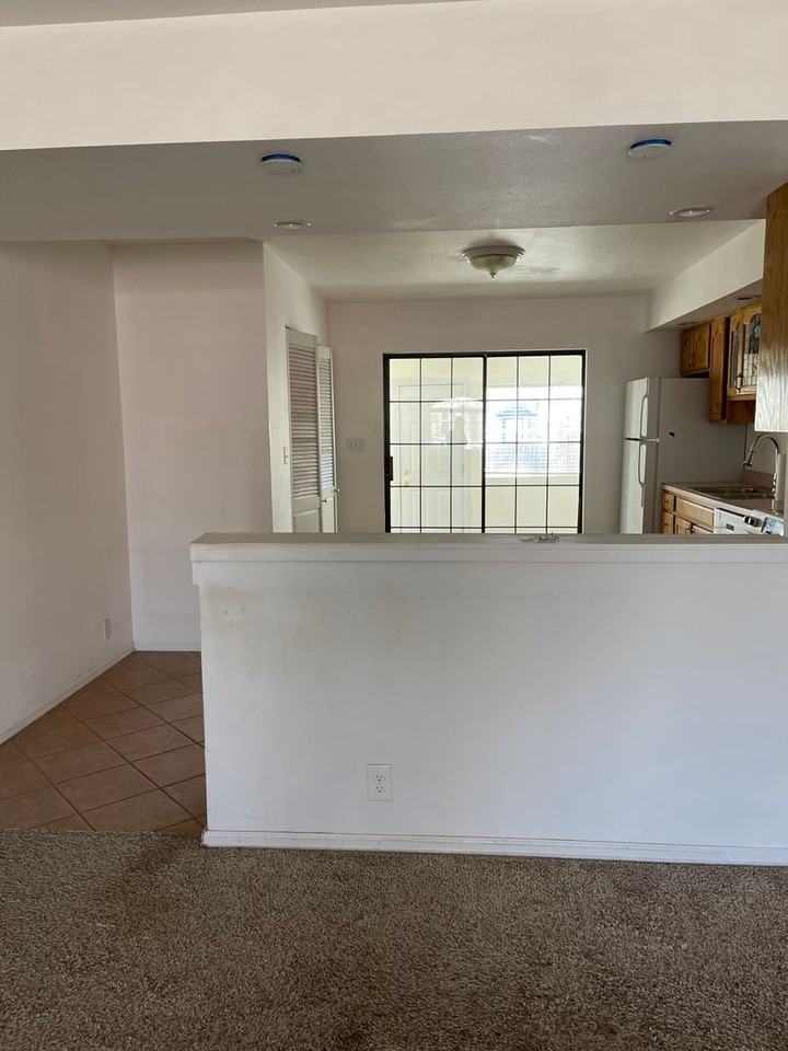 1118 Macon Ave - Photo 7 of 20