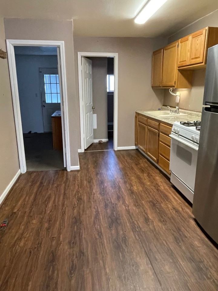 434 - 502 W Main St - Photo 7 of 26