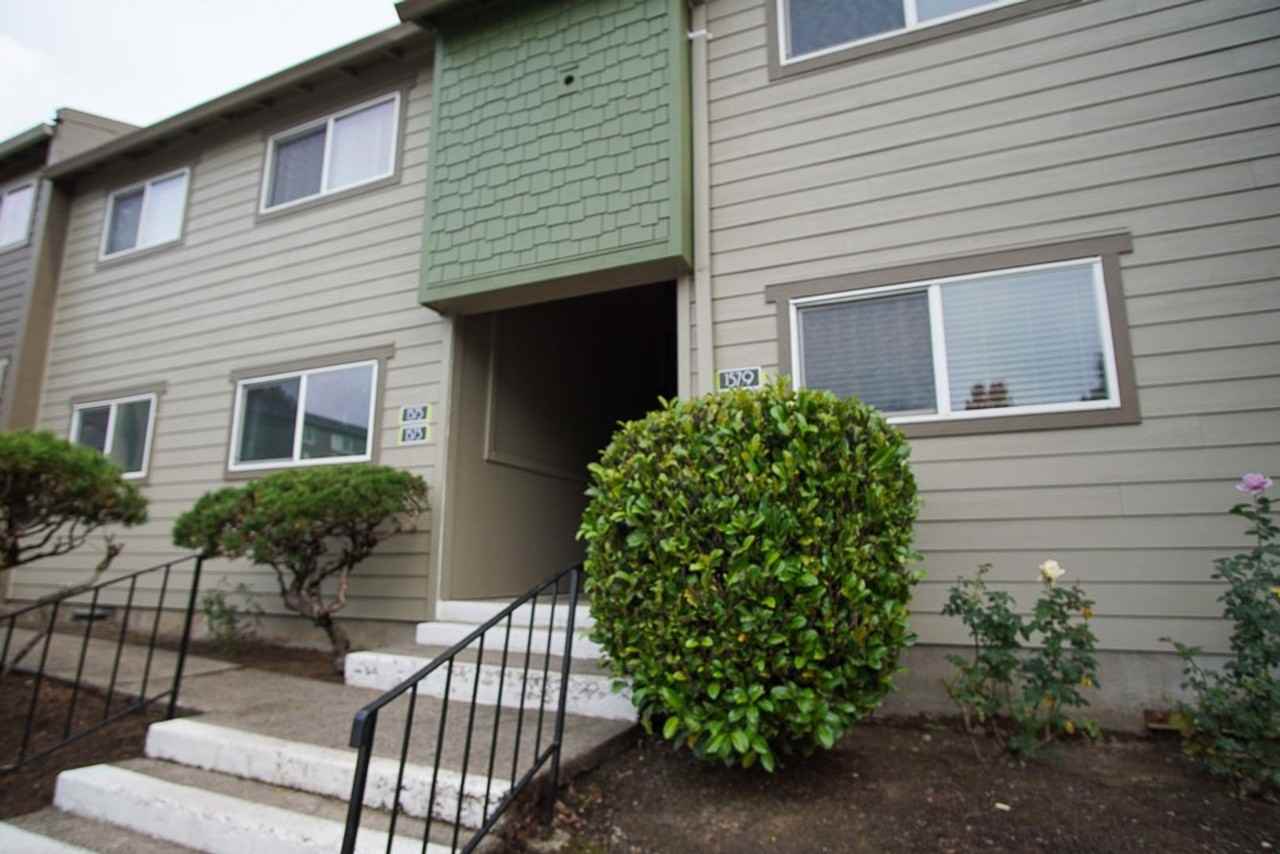 1513 Se Stark St - Photo 2 of 10