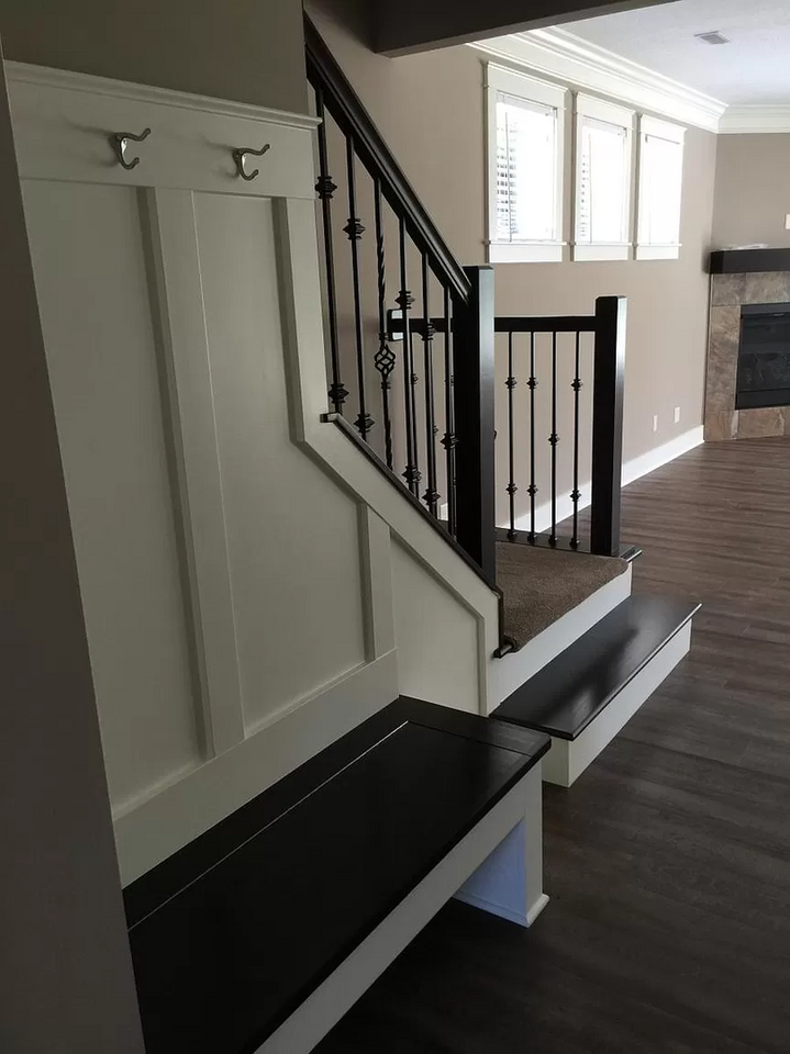 2973 Creekside Ct - Photo 3 of 10