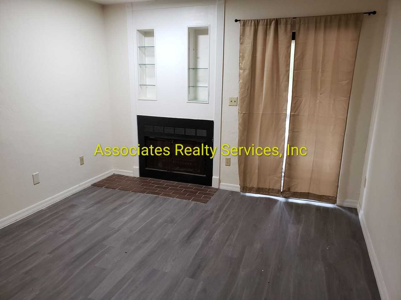 1515 Nw 29th Rd #2 - Photo 2 of 7