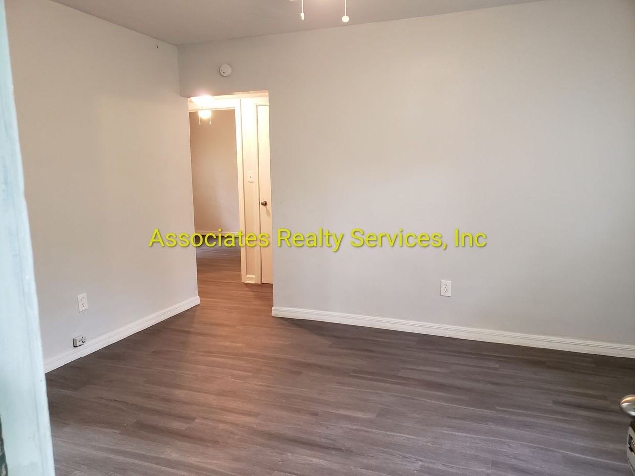 1515 Nw 29th Rd #2 - Photo 6 of 7