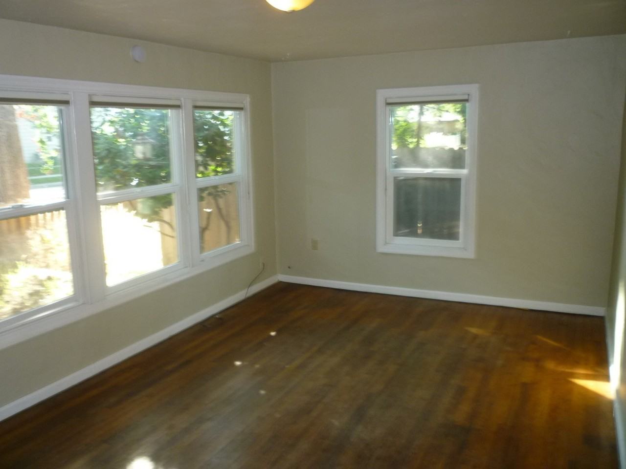 436 Maple St - Photo 2 of 9