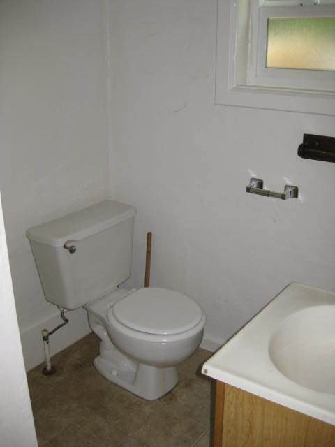 436 Maple St - Photo 7 of 9