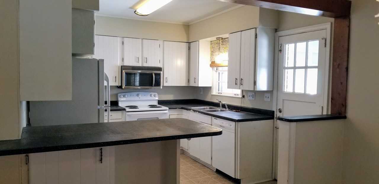 1992 N Decatur Rd Ne - Photo 3 of 7
