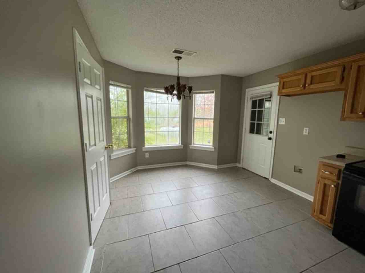 242 Forest Hill Rd - Photo 2 of 11