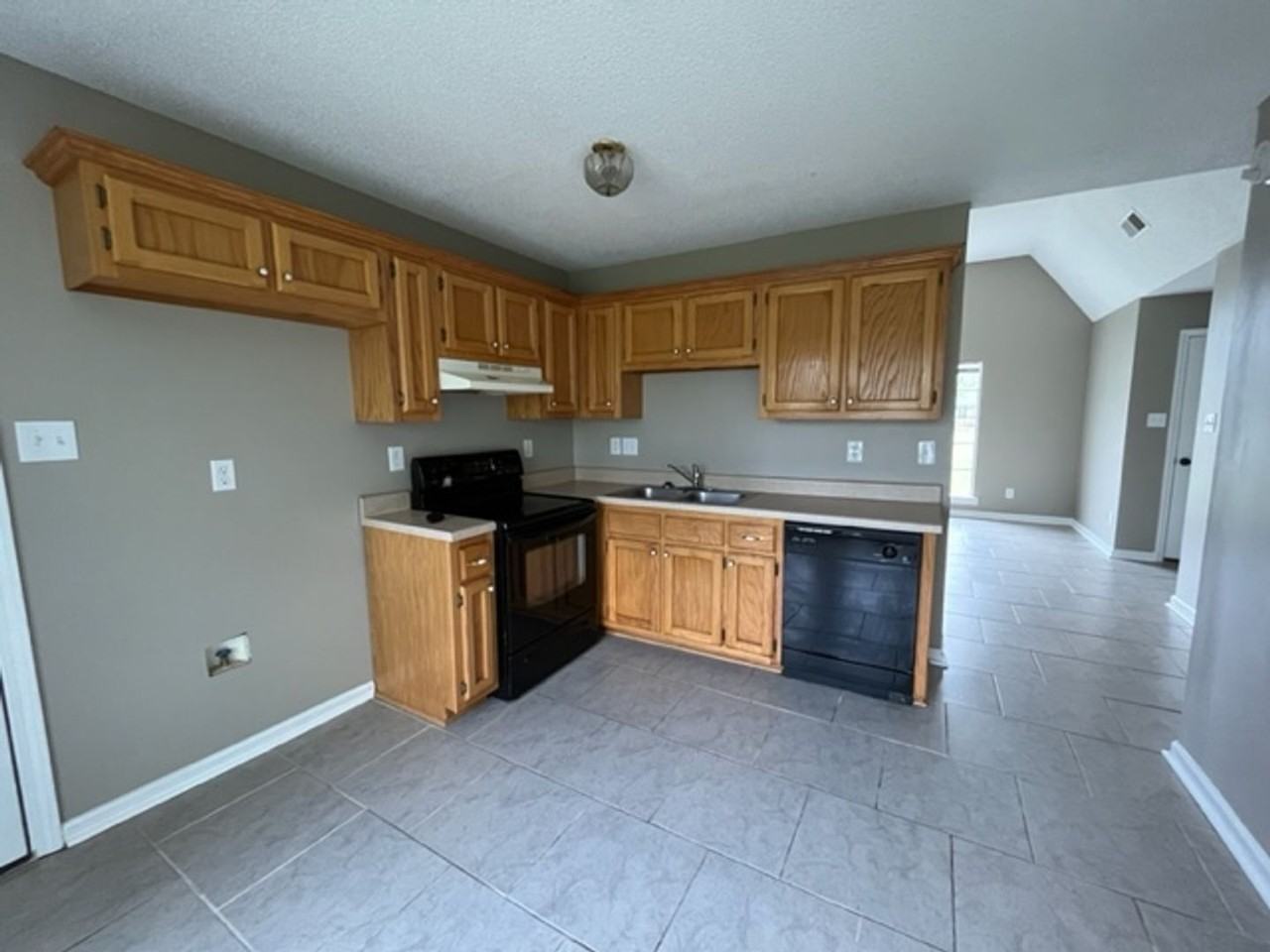 242 Forest Hill Rd - Photo 3 of 11