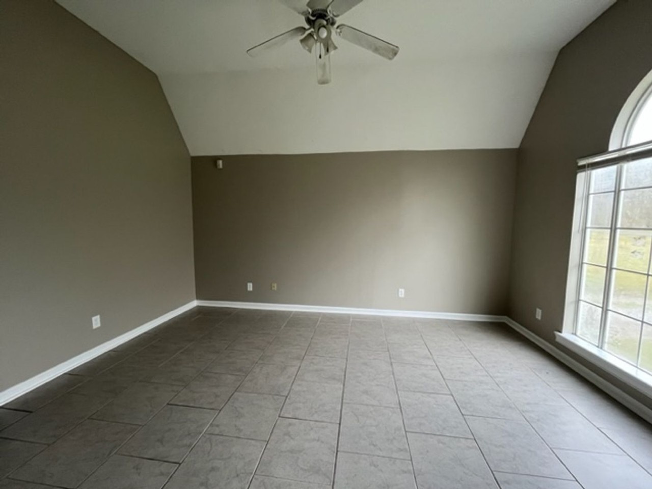 242 Forest Hill Rd - Photo 4 of 11