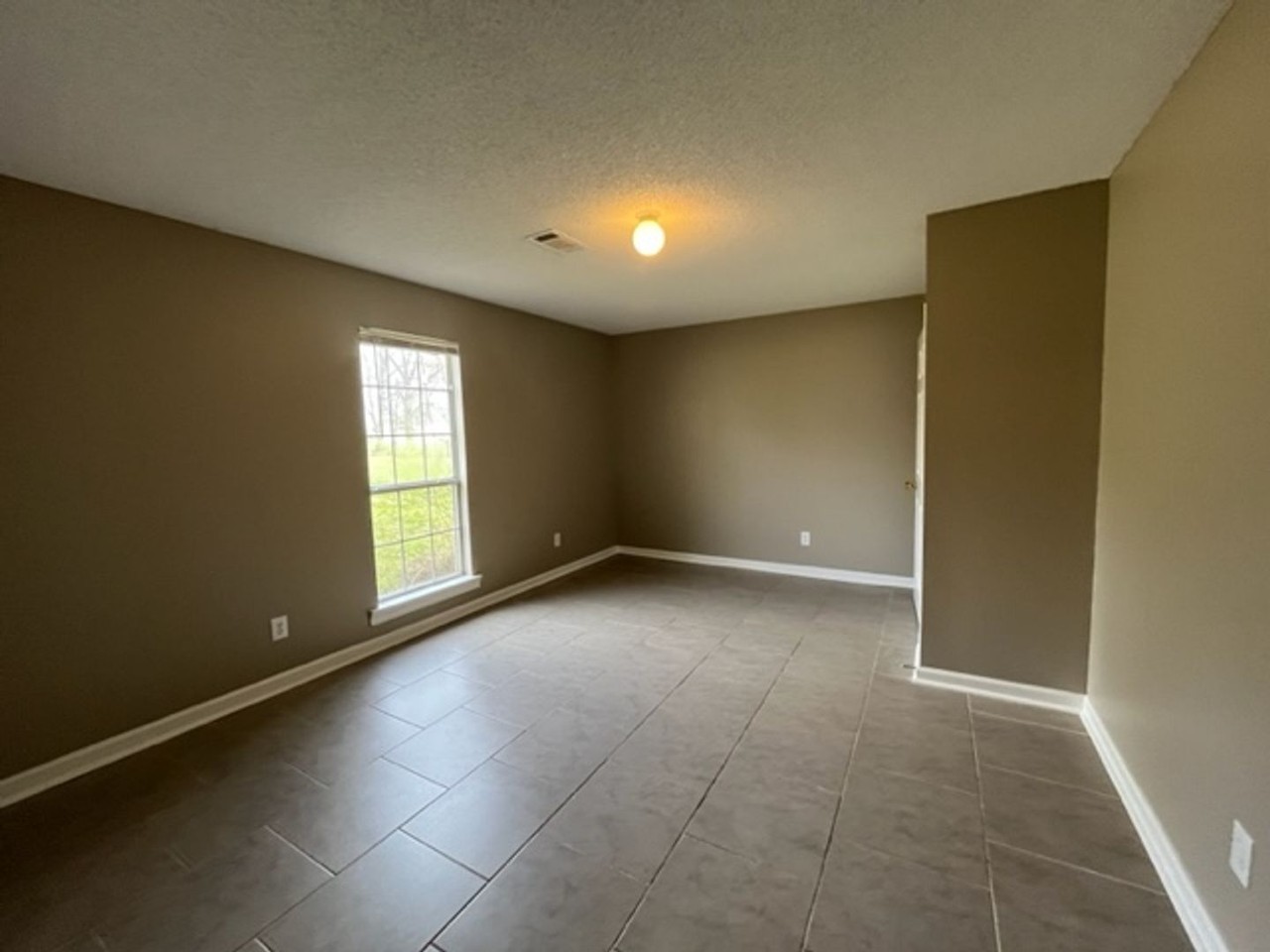 242 Forest Hill Rd - Photo 5 of 11
