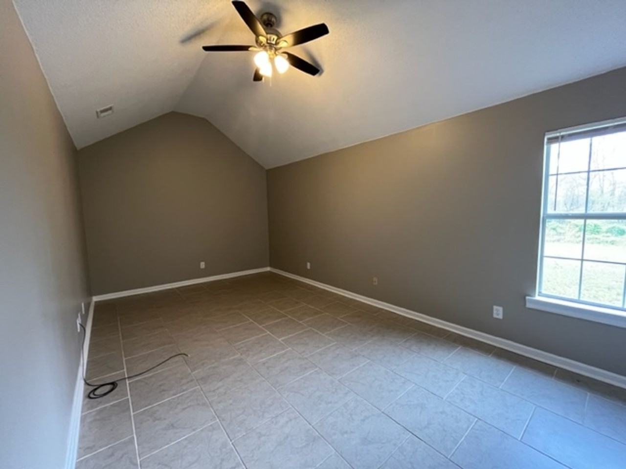 242 Forest Hill Rd - Photo 7 of 11