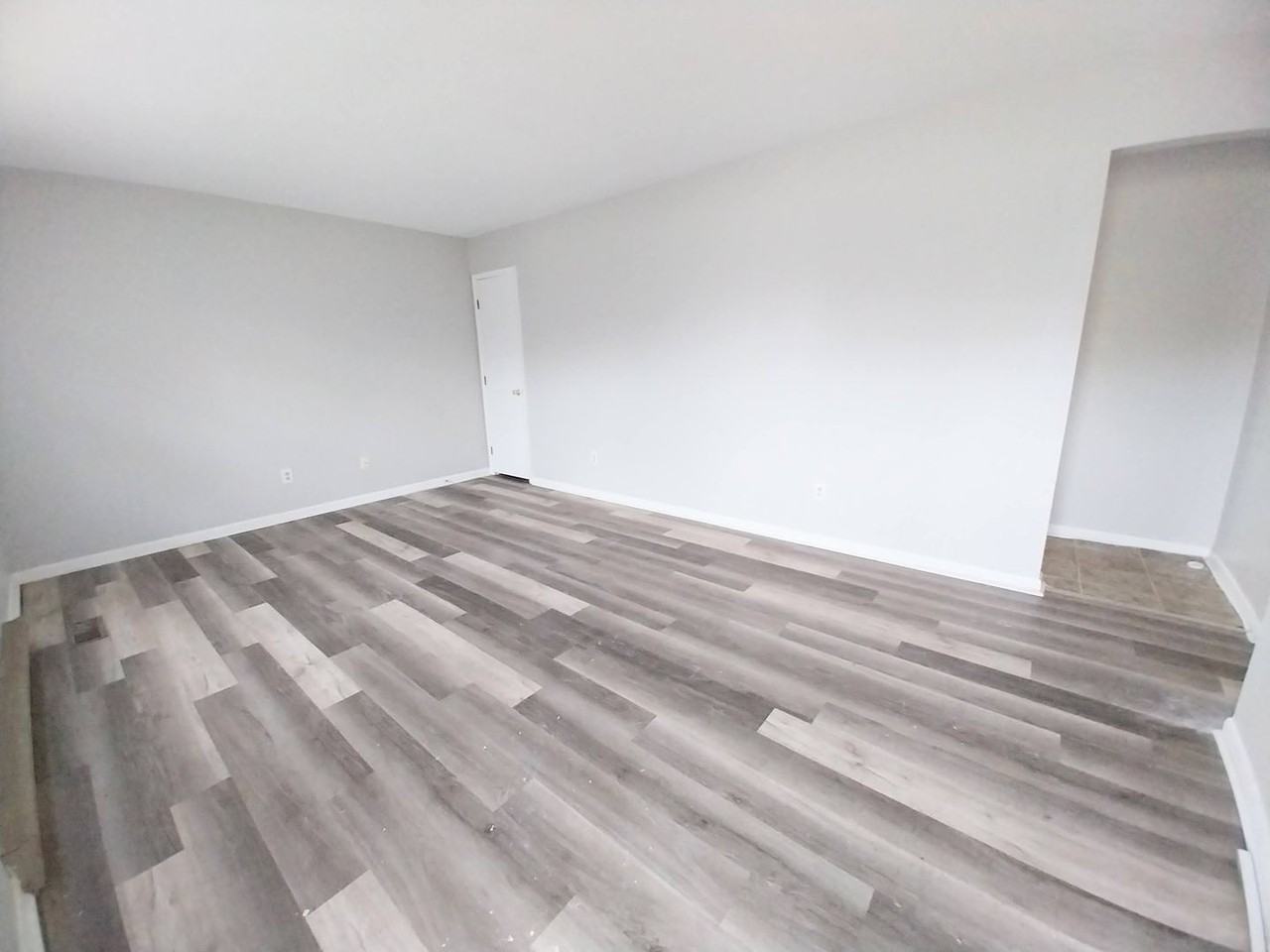 305 Rhode Island Ave - Photo 2 of 10