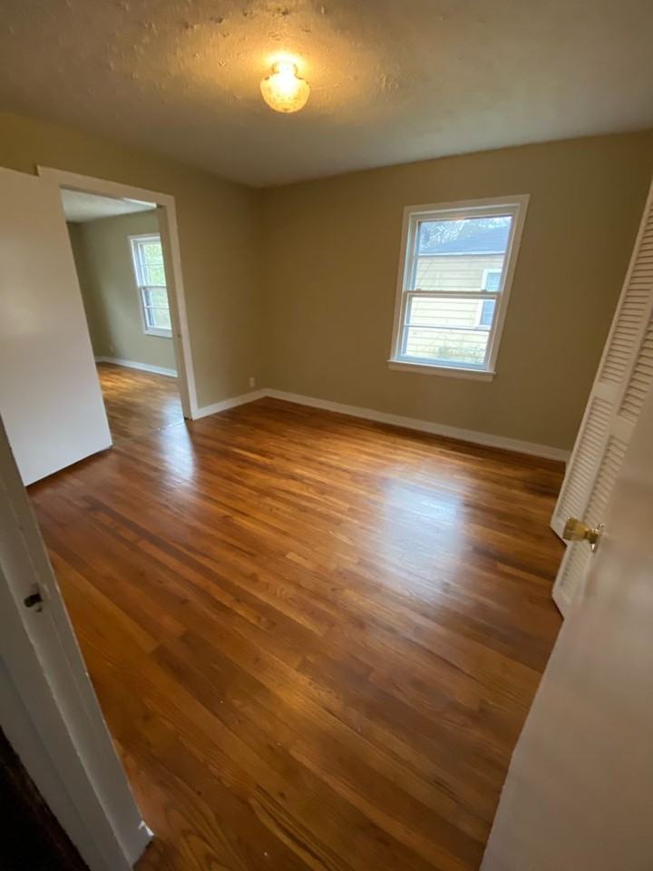 83 Pelham Hts - Photo 5 of 11