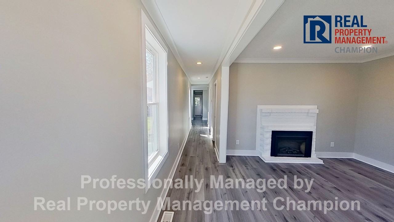 319 Anderson St - Photo 3 of 38