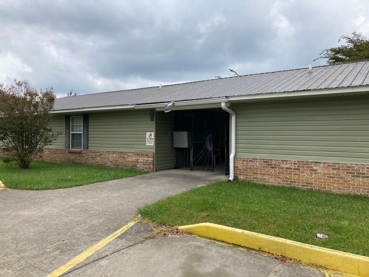 1609 McDowell - Photo 4 of 5