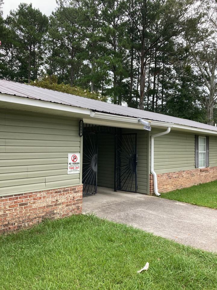 1609 McDowell - Photo 5 of 5