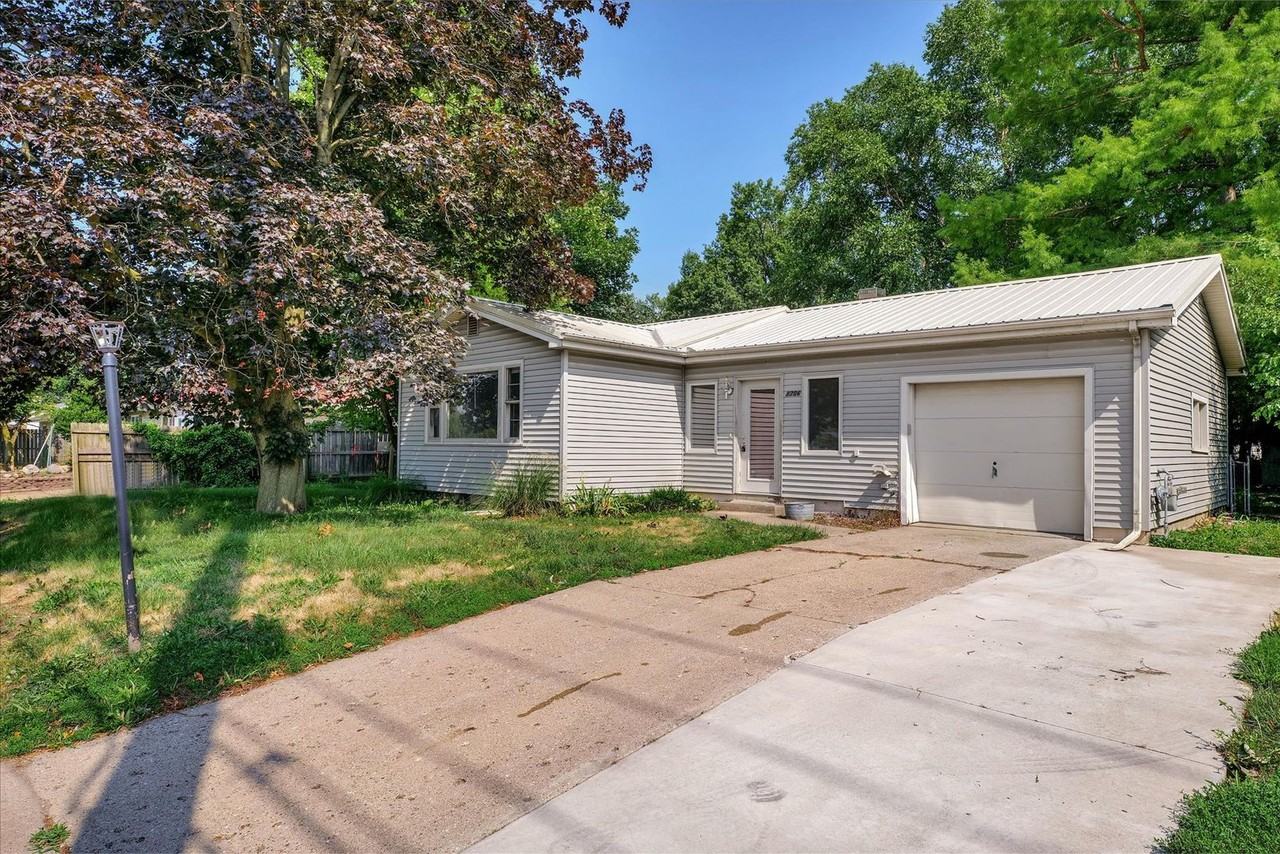 1706 W Kirby Ave - Photo 2 of 27