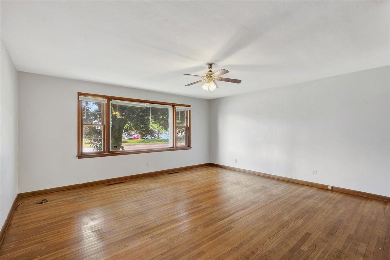 1706 W Kirby Ave - Photo 3 of 27