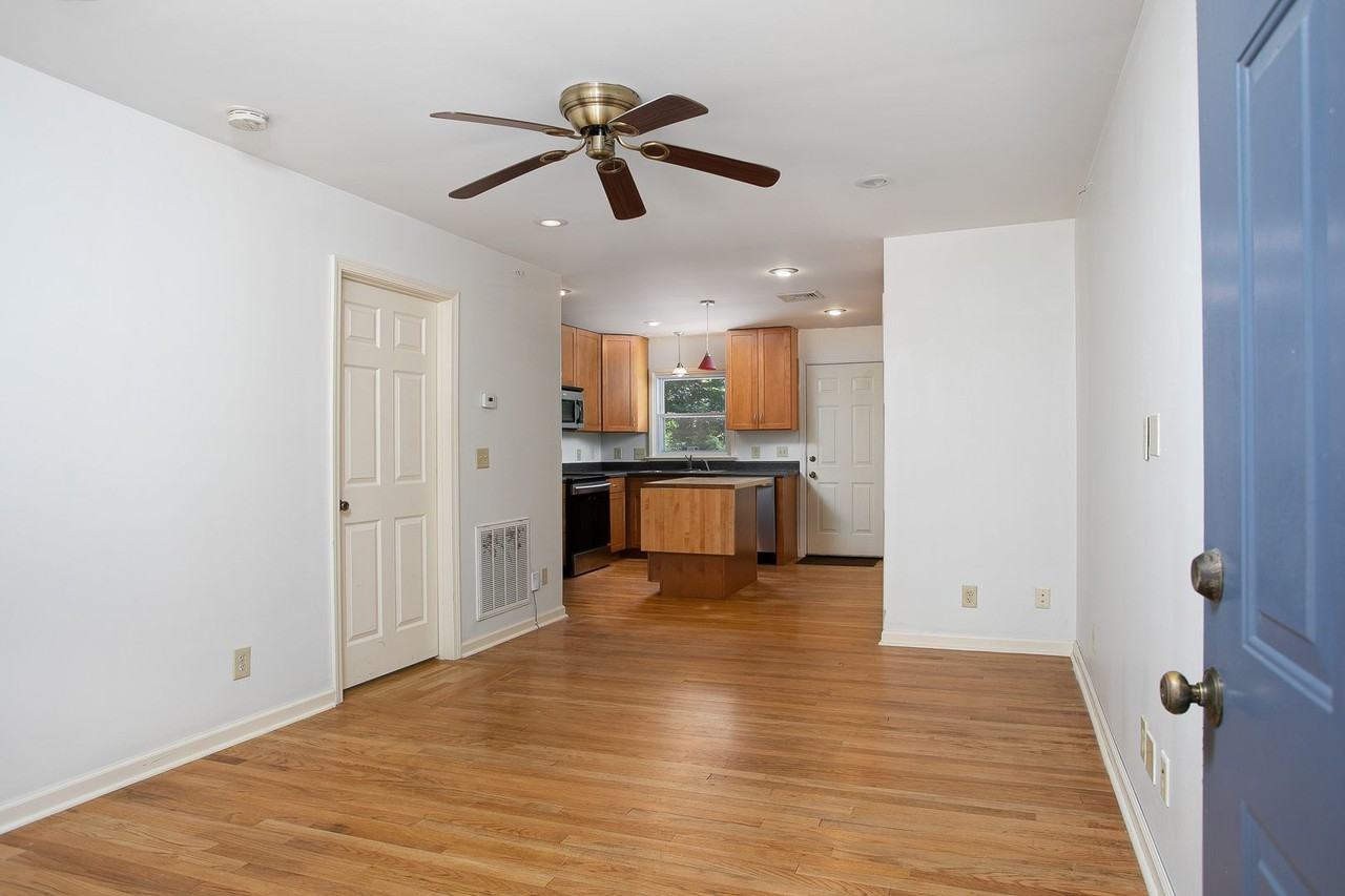 433B Northside Dr - Photo 3 of 18