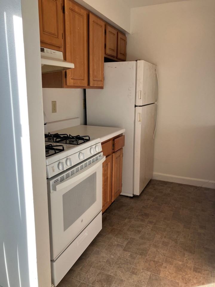 Red Tail Apartments - Photo 2 of 3