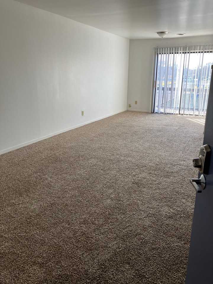 Red Tail Apartments - Photo 3 of 3