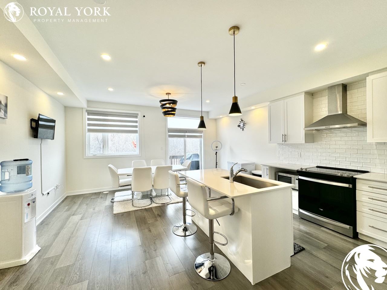 7-250 Finch Avenue, Pickering, Ontario L1V 0G6 - Photo 3 of 22