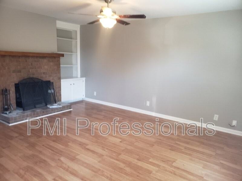 736 E Northfield Blvd #7 - Photo 2 of 7