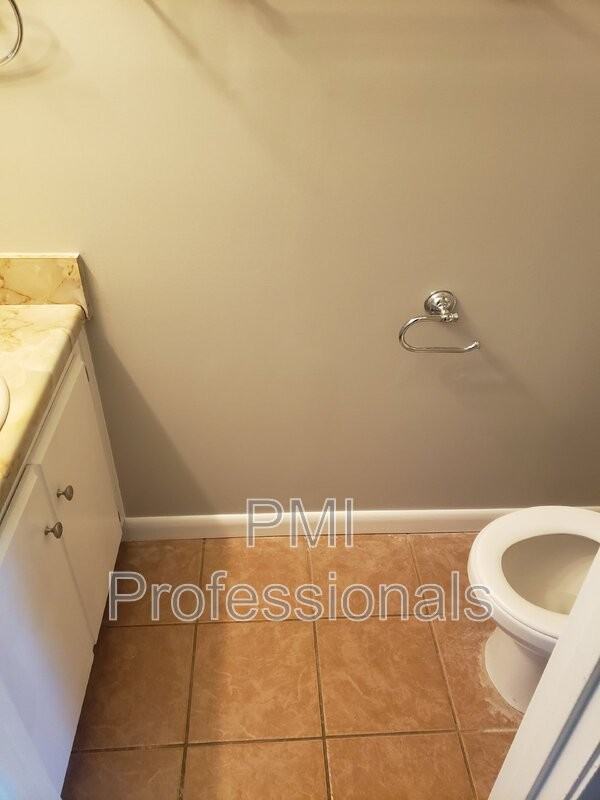 736 E Northfield Blvd #7 - Photo 5 of 7