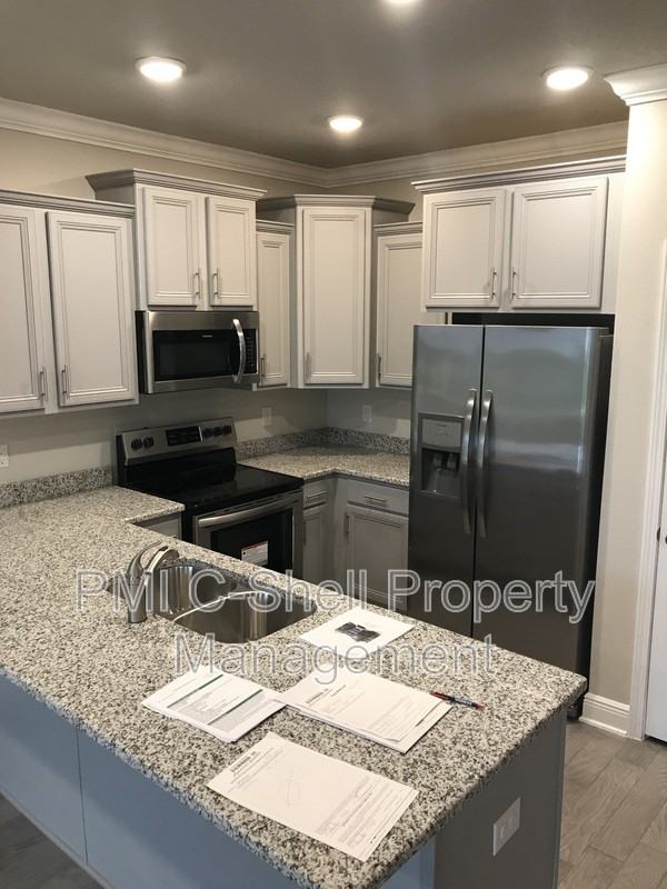 357 S E St - Photo 7 of 24