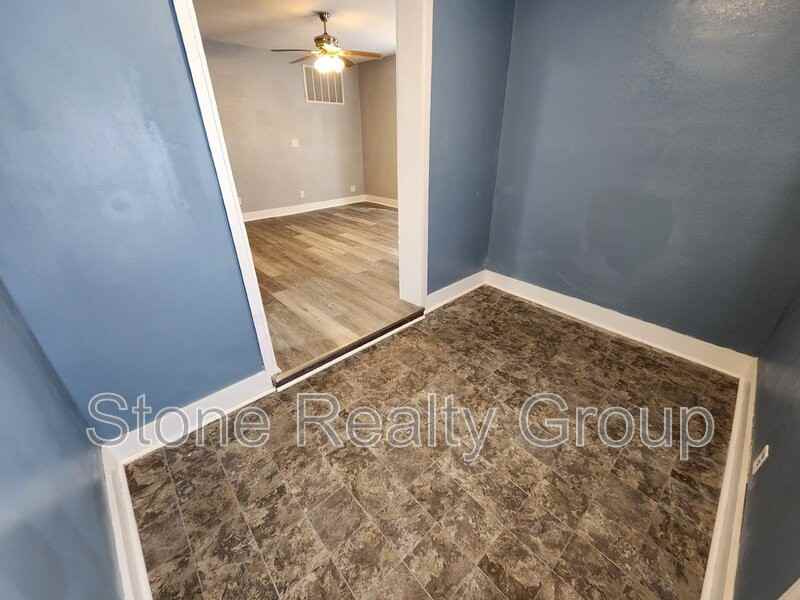 427 3rd Avenue #2 - Photo 4 of 16