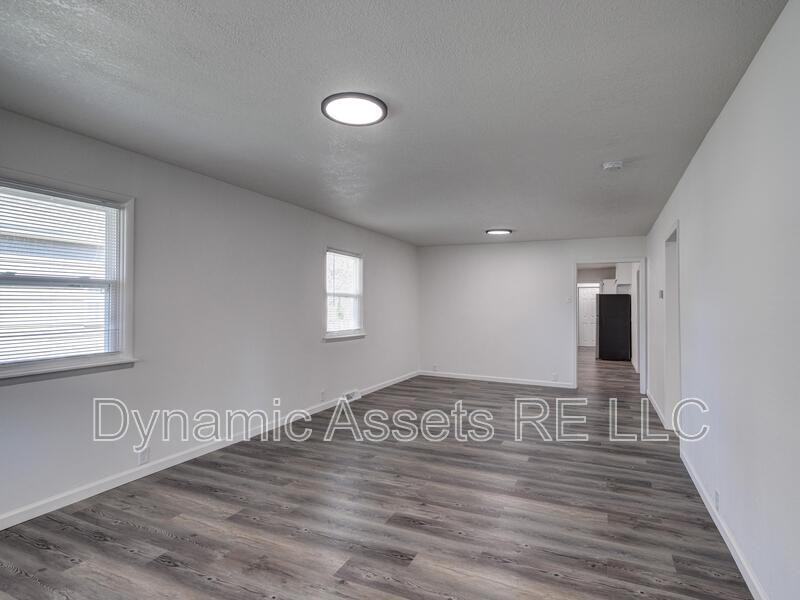 1902 N Joplin St - Photo 4 of 34