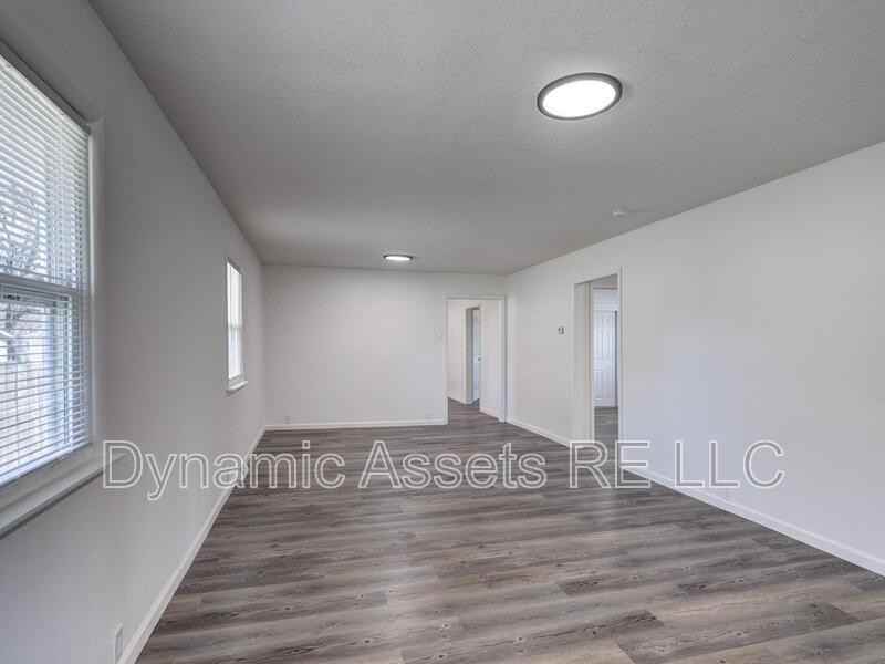 1902 N Joplin St - Photo 5 of 34