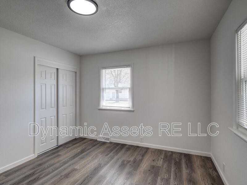 1902 N Joplin St - Photo 7 of 34