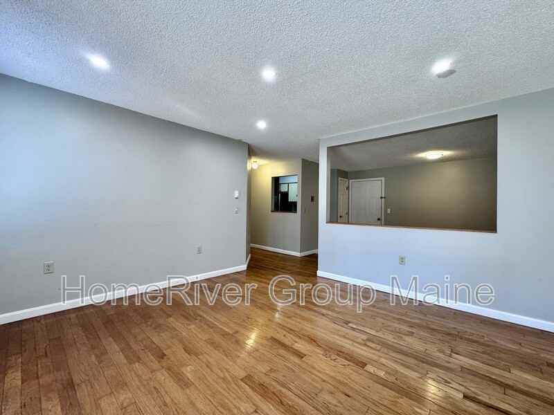 43 Somerset Bldg C - Photo 3 of 25